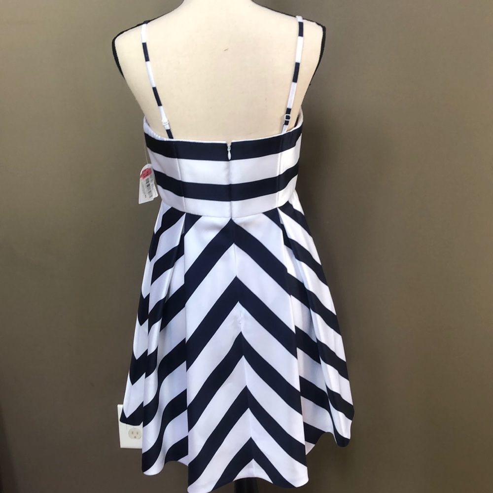 Jessica Simpson white and blue stripe dress NWT - Picture 4 of 6